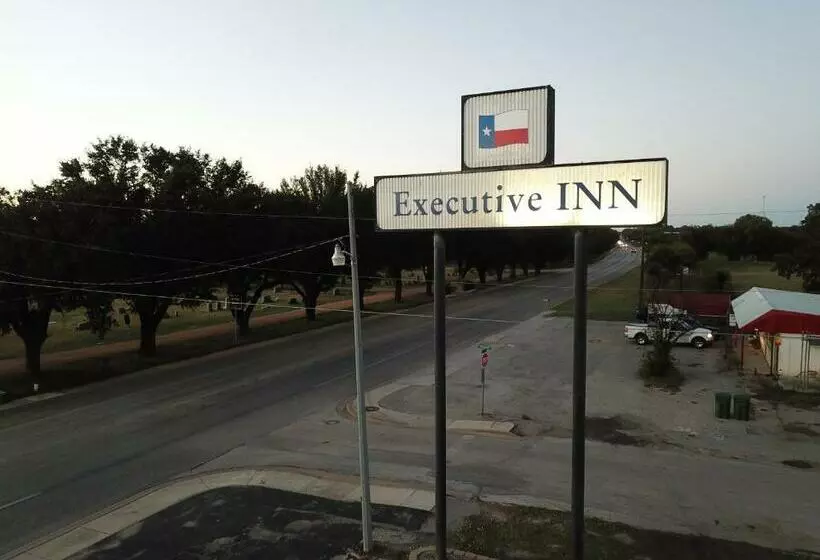 Hotelli Executive Inn