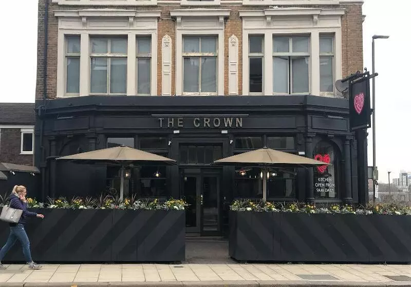 Общежитие Publove @ The Crown Battersea