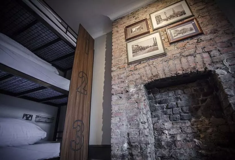 Общежитие Publove @ The Crown Battersea