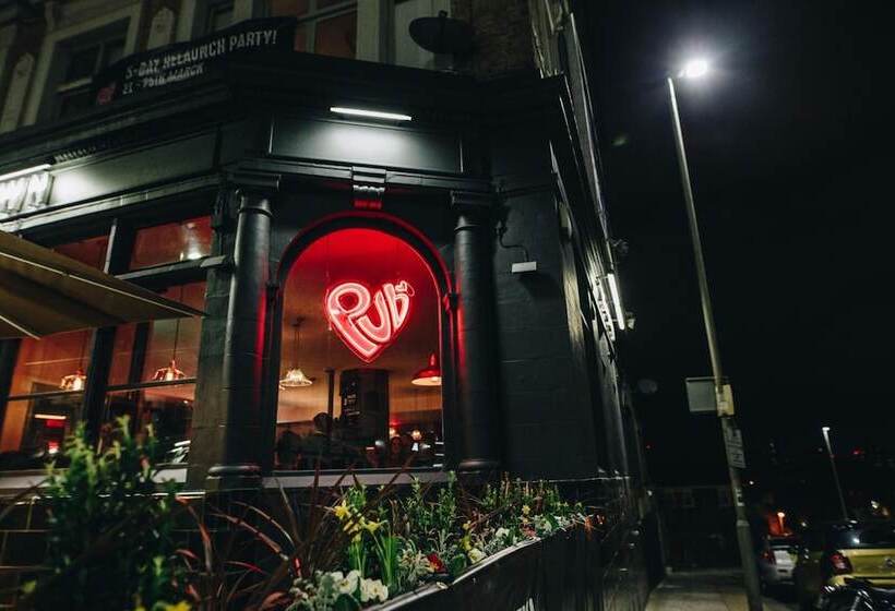 旅馆 Publove @ The Crown Battersea