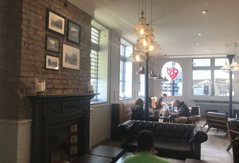 旅馆 Publove @ The Crown Battersea