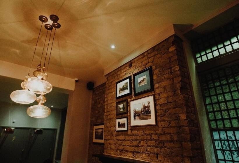 旅馆 Publove @ The Crown Battersea