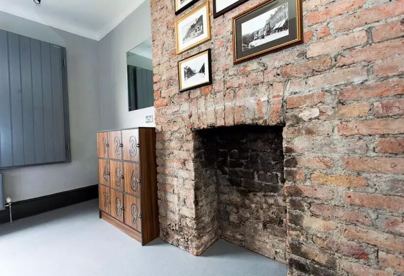 Общежитие Publove @ The Crown Battersea