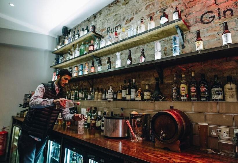 旅馆 Publove @ The Crown Battersea