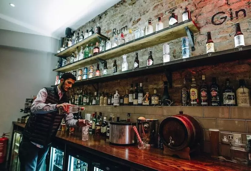 Общежитие Publove @ The Crown Battersea