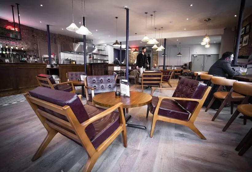 Общежитие Publove @ The Crown Battersea