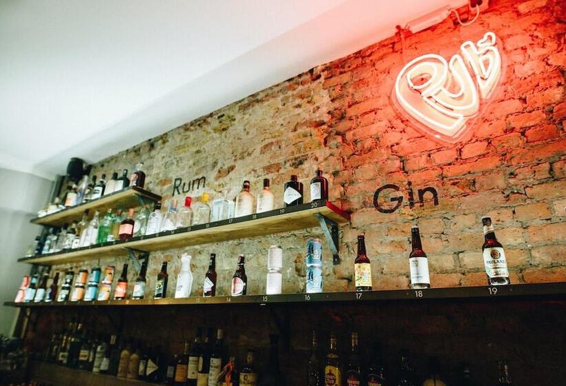 旅馆 Publove @ The Crown Battersea