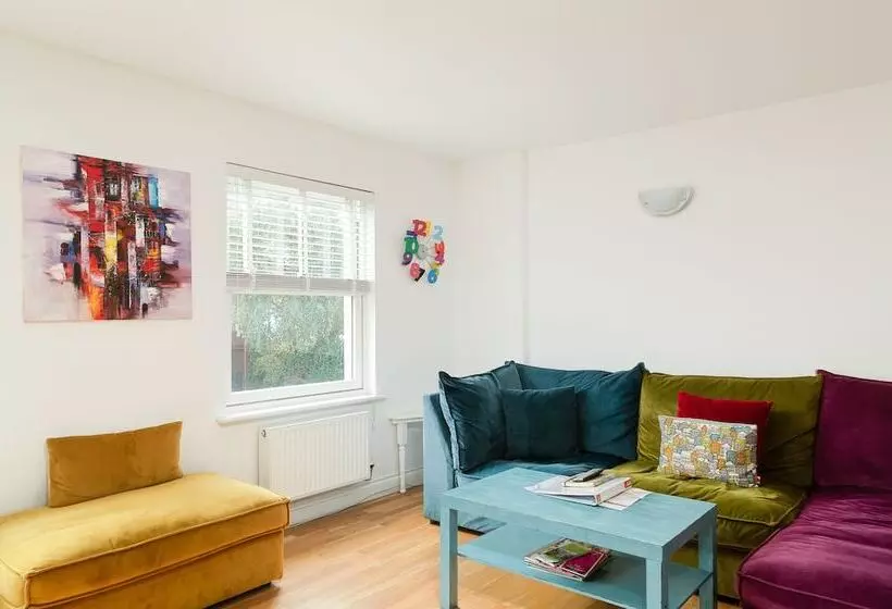 Bath Breaks Apartments