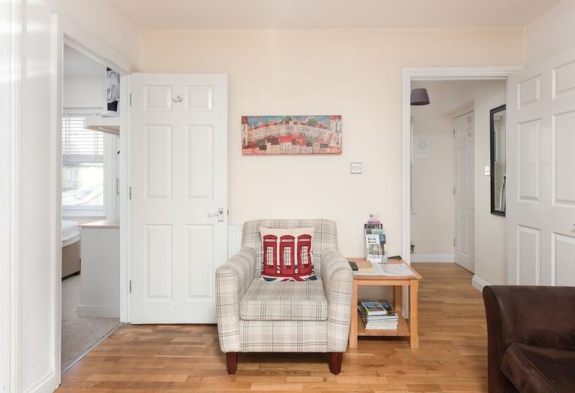 Bath Breaks Apartments