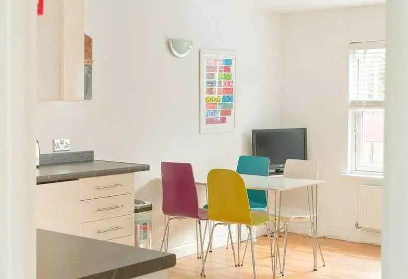 Bath Breaks Apartments