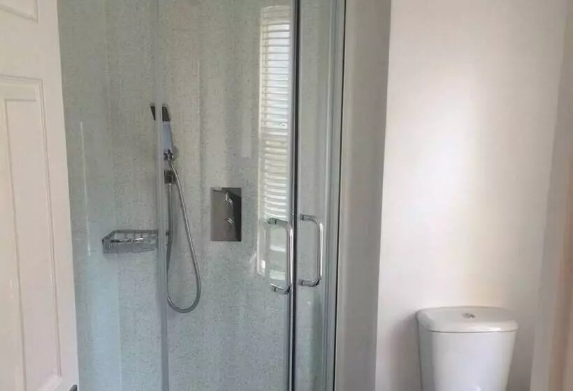 Bath Breaks Apartments