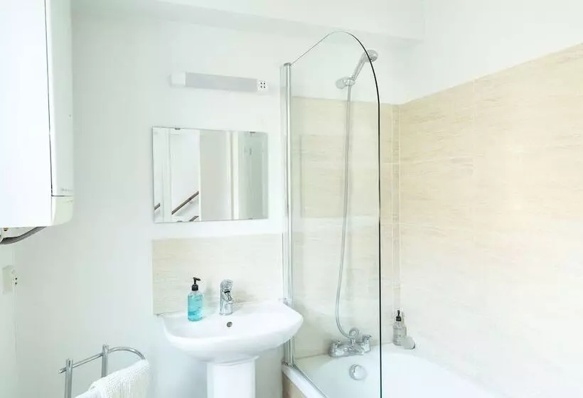 Bath Breaks Apartments