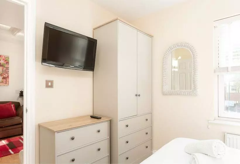 Bath Breaks Apartments