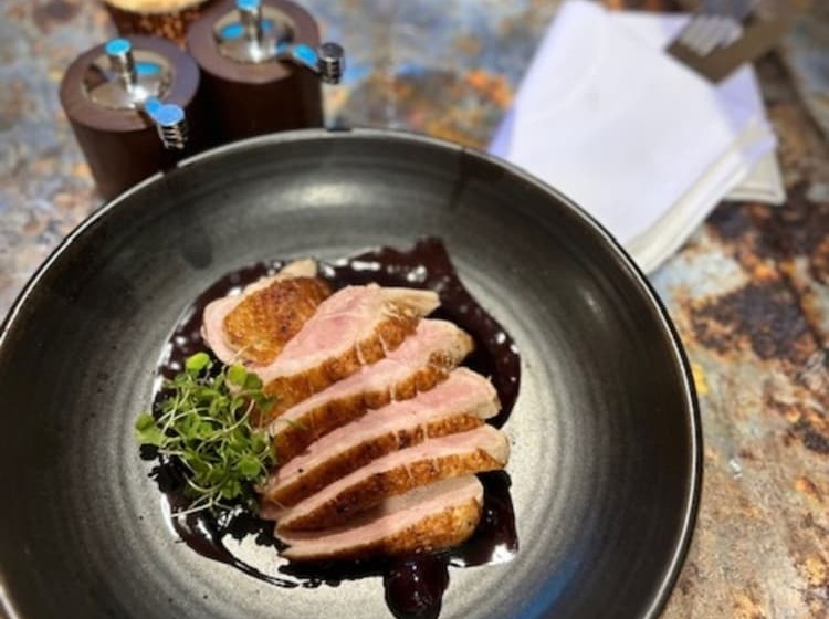 تختخواب و صبحانه Brickfields Farm