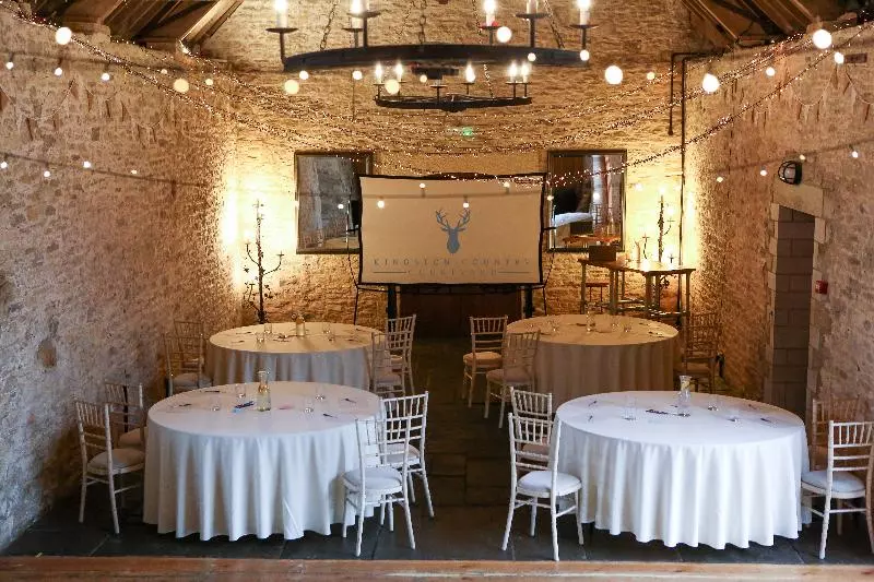 مبيت وإفطار Kingston Country Courtyard