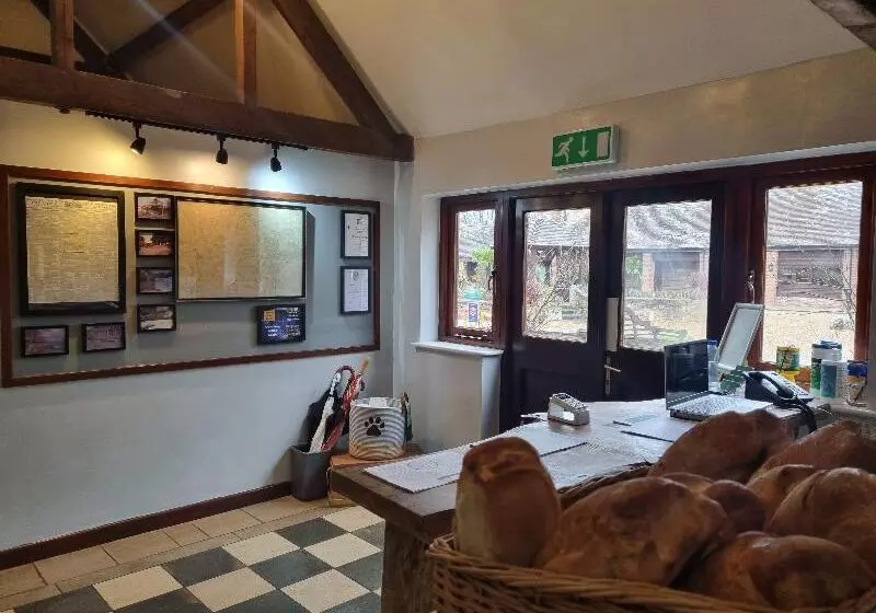 مبيت وإفطار Kingston Country Courtyard