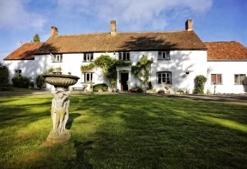 Bed and Breakfast Langaller Manor House