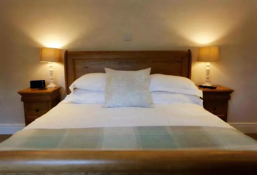 Bed and Breakfast Langaller Manor House