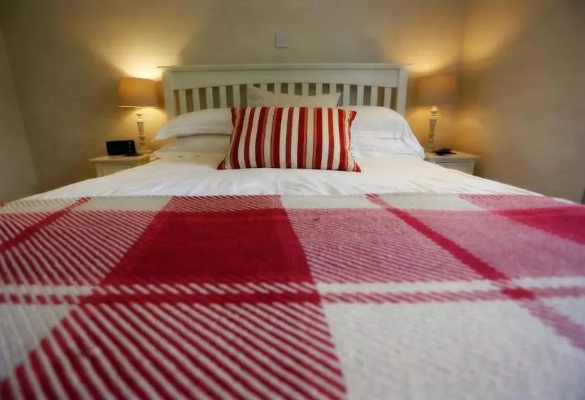 Bed and Breakfast Langaller Manor House