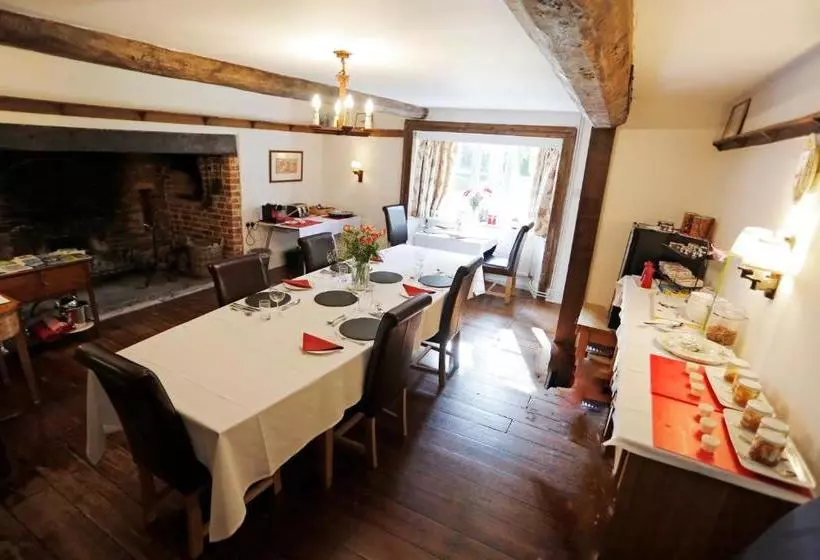 Bed and Breakfast Langaller Manor House