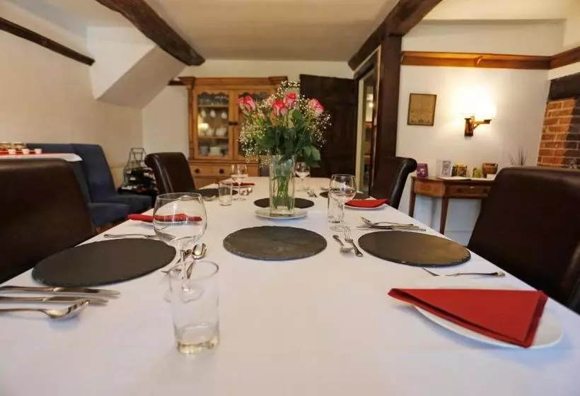 Bed and Breakfast Langaller Manor House