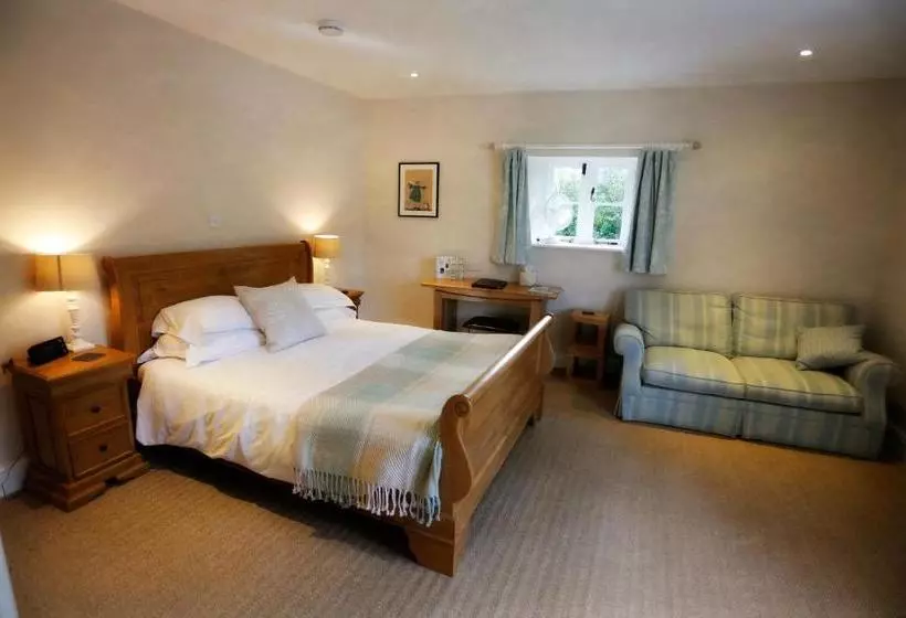 Bed and Breakfast Langaller Manor House