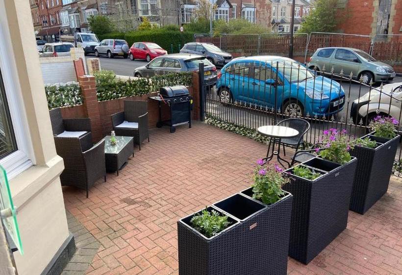 تختخواب و صبحانه The Chedburgh Guest House