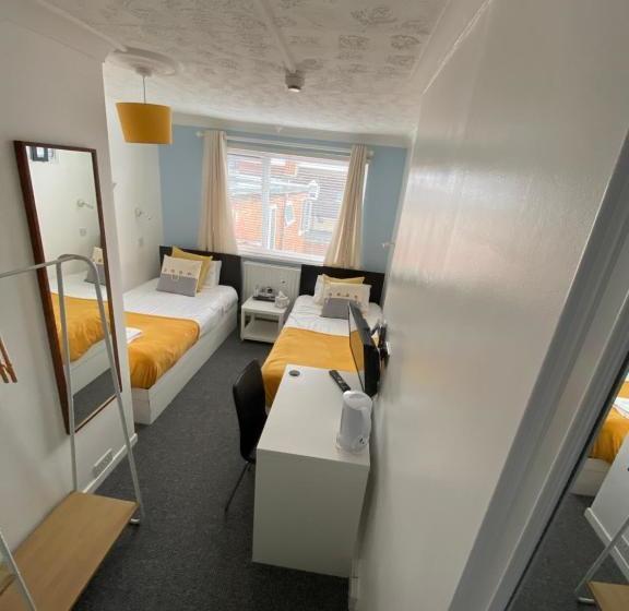 تختخواب و صبحانه The Chedburgh Guest House