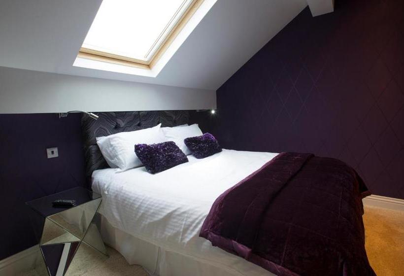 Mode Breck Apartments