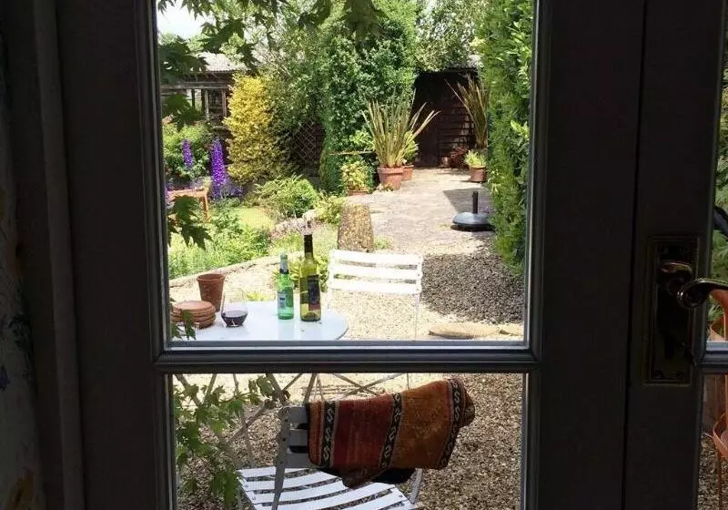 Calendar Cottage Bed & Breakfast