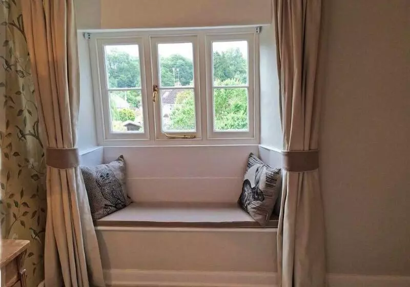 Calendar Cottage Bed & Breakfast