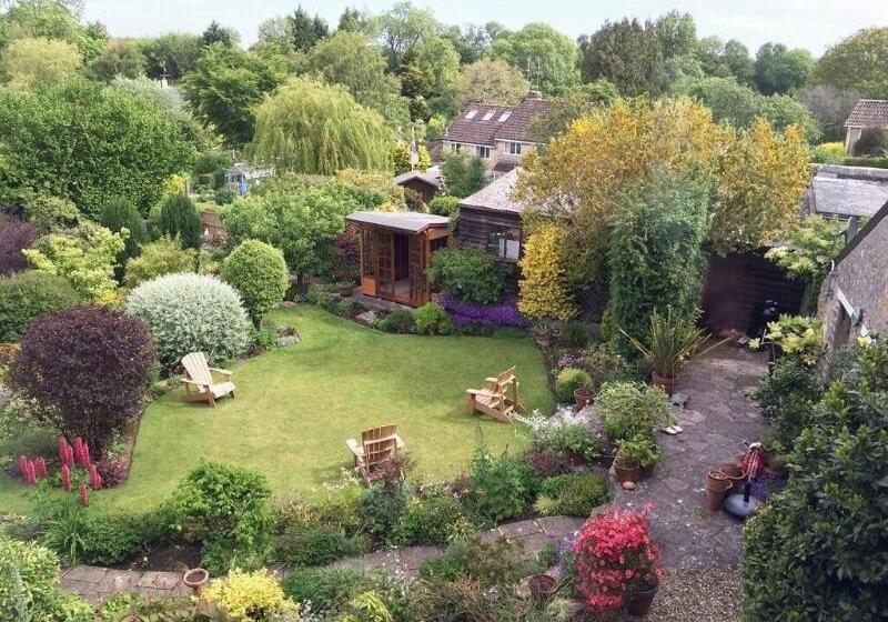 Calendar Cottage Bed & Breakfast