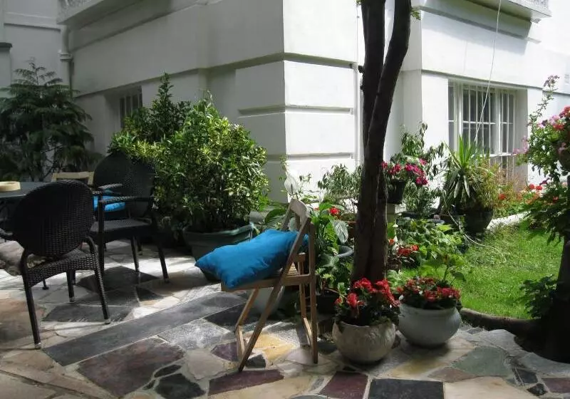 Dawson Place, Juliette's Bed And Breakfast