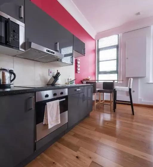 Hogg & Mitchells Apartments