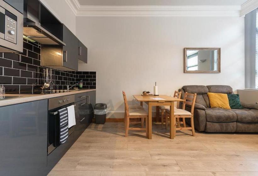 Hogg & Mitchells Apartments