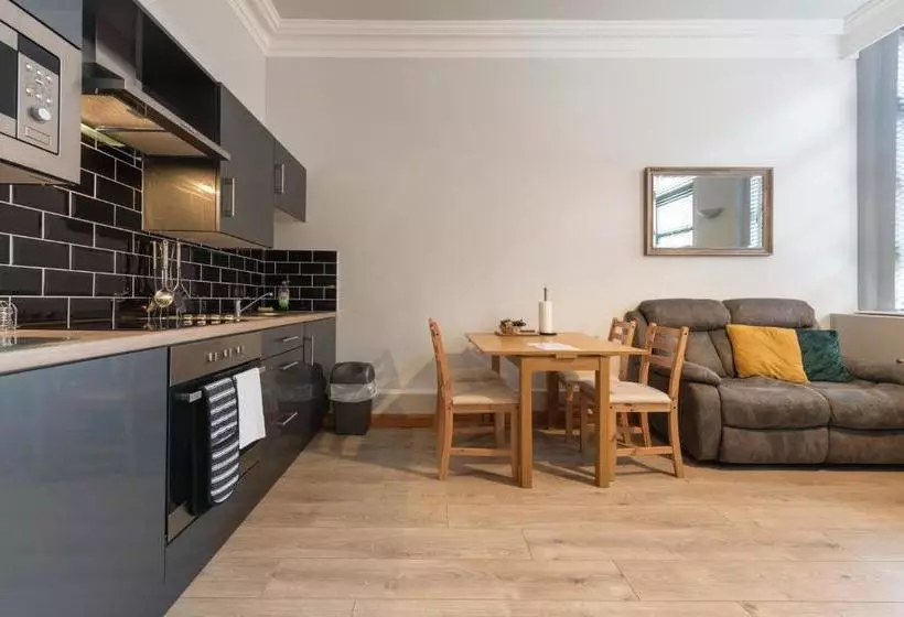 Hogg & Mitchells Apartments