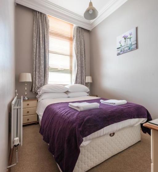 Hogg & Mitchells Apartments