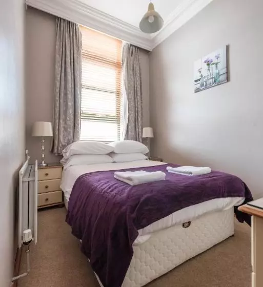 Hogg & Mitchells Apartments