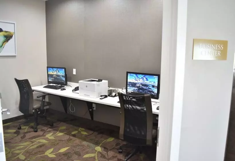 호텔 Candlewood Suites Independence, An Ihg