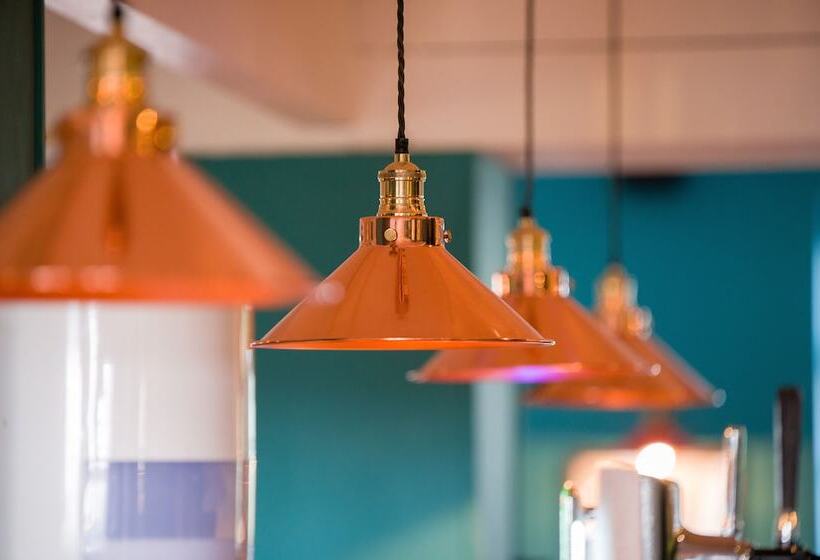 בית מלון כפרי County Arms