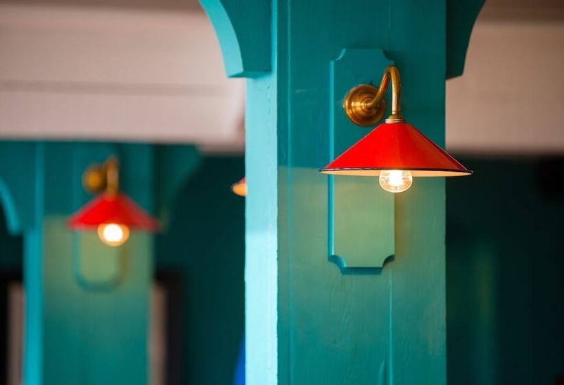 בית מלון כפרי County Arms