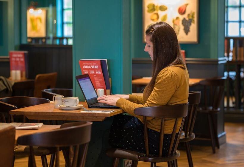 בית מלון כפרי County Arms