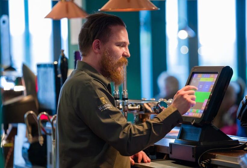 בית מלון כפרי County Arms