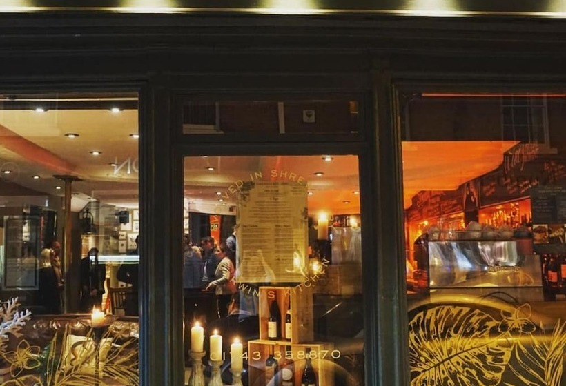 فندق Darwins Kitchen