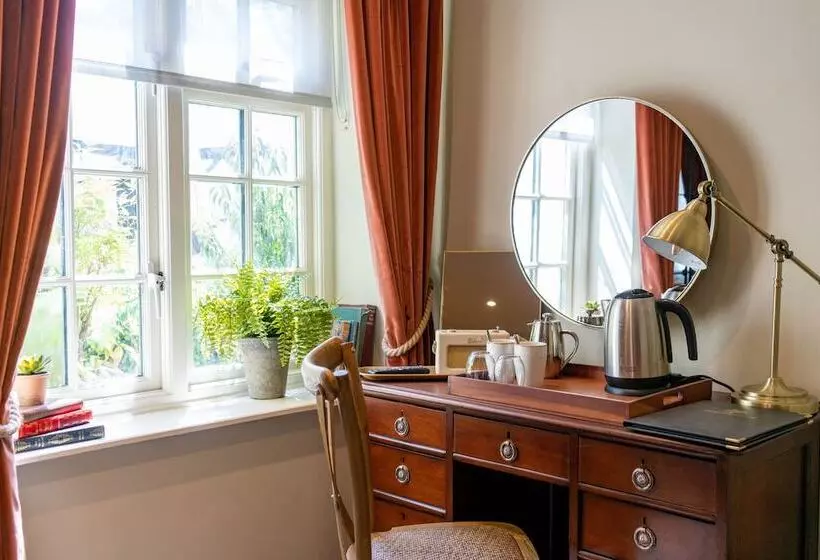 Отель High Corner Inn