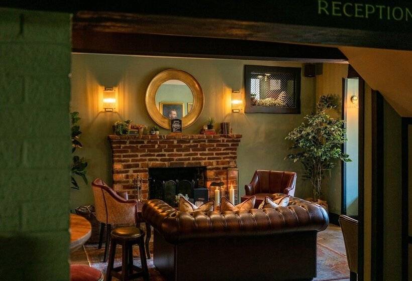 ホテル High Corner Inn