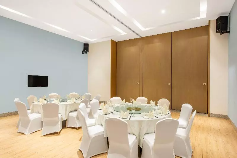 هتل Holiday Inn Express Haikou West Coast, An Ihg