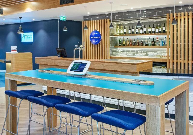 酒店 Holiday Inn Express Londonealing