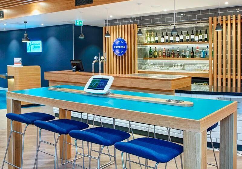 酒店 Holiday Inn Express Londonealing