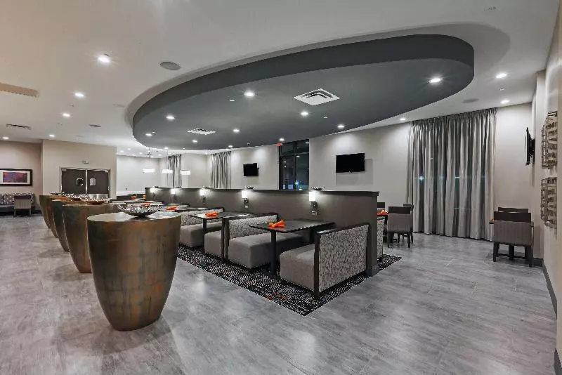 Отель Holiday Inn Houston Ne Bush Airport Area, An Ihg